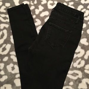 Black High-Rise Skinnys!